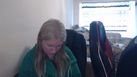 JenisAndPeter online show from 04-20-26, 06:27