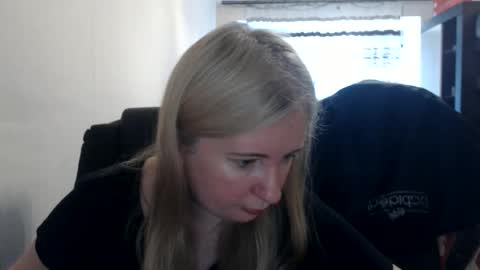 JenisAndPeter online show from 06-09-26, 04:57
