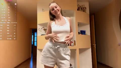 Jen online show from 06-28-26, 04:13