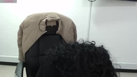 jenn online show from 09-23-25, 07:50