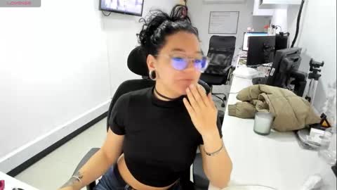 jenn online show from 11-01-25, 08:44