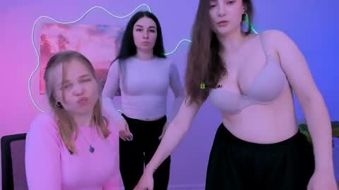 jenna_elayne online show from 04-19-26, 12:26