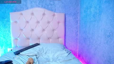 Snapshot of jenna_milf_ chatting on 02-09-25, 10:11 Valentina online show from 02-09-25, 10:11