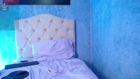 Snapshot of jenna_milf_ chatting on 02-21-25, 10:26 Valentina online show from 02-21-25, 10:26