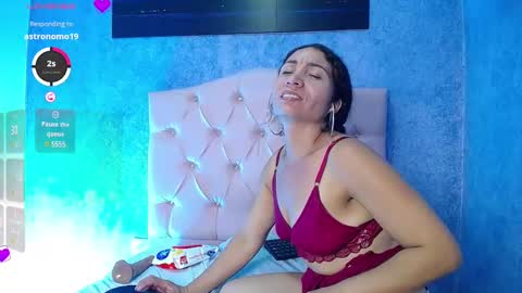 Snapshot of jenna_milf_ chatting on 03-04-25, 11:22 Valentina online show from 03-04-25, 11:22