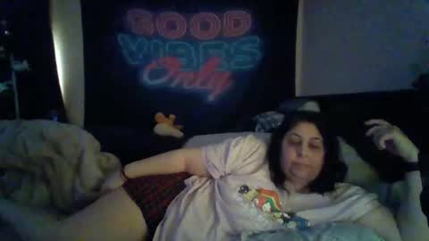 Snapshot of jennabrady chatting on 01-24-25, 03:45 Dragon Queen. Be my Dragon -- and online show from 01-24-25, 03:45