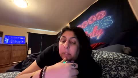 Snapshot of jennabrady chatting on 10-09-25, 04:16 Dragon Queen. Be my Dragon -- and online show from 10-09-25, 04:16