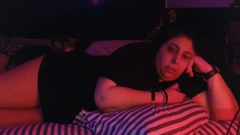 Snapshot of jennabrady chatting on 10-17-25, 11:02 Dragon Queen. Be my Dragon -- and online show from 10-17-25, 11:02