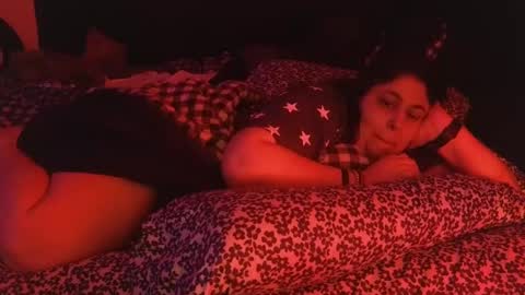 Snapshot of jennabrady chatting on 10-24-25, 11:17 Dragon Queen. Be my Dragon -- and online show from 10-24-25, 11:17