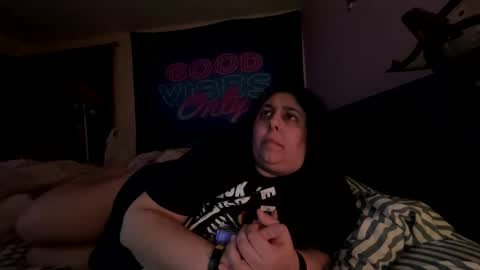 Snapshot of jennabrady chatting on 11-03-25, 12:24 Dragon Queen. Be my Dragon -- and online show from 11-03-25, 12:24