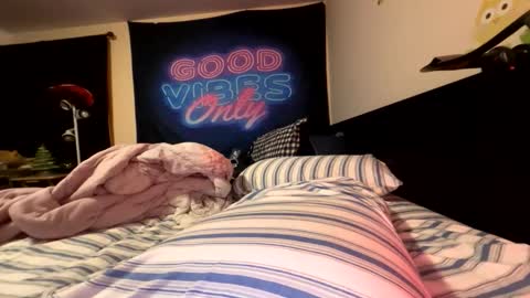 Snapshot of jennabrady chatting on 11-09-25, 02:37 Dragon Queen. Be my Dragon -- and online show from 11-09-25, 02:37