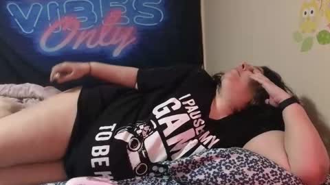  Dragon Queen. Be my Dragon --  and  online show from 04-17-26, 10:02