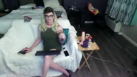 Jenna Cross online show from 11-08-25, 02:34