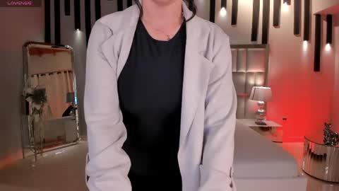 Jenna Olson  online show from 05-06-26, 08:19