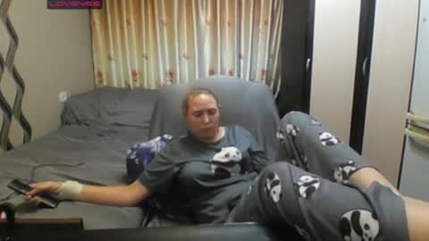 JenniDeep online show from 07-23-26, 05:44