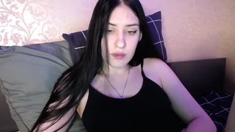 Snapshot of jennifeeeer chatting on 01-12-25, 09:40 Helen online show from 01-12-25, 09:40