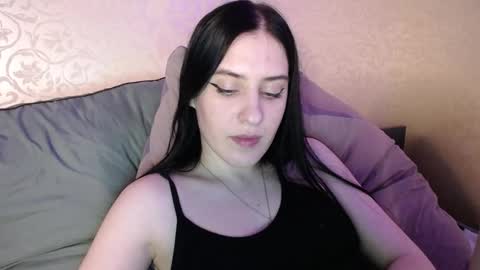Snapshot of jennifeeeer chatting on 02-22-25, 01:11 Helen online show from 02-22-25, 01:11