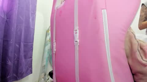 jennifer_bodyy0404 online show from 05-19-26, 10:16