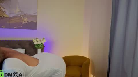 Snapshot of jennifer_hayess chatting on 12-18-25, 01:33 Jennifer hayess online show from 12-18-25, 01:33