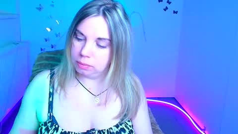 Jennifer online show from 04-05-26, 05:59