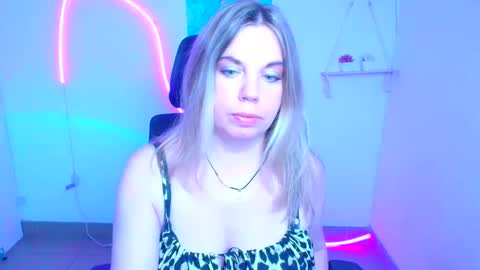 Jennifer online show from 04-18-26, 12:09