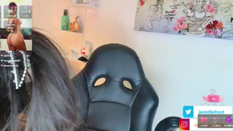 Snapshot of jennifer_scot chatting on 01-10-26, 03:47 JENNIFER online show from 01-10-26, 03:47