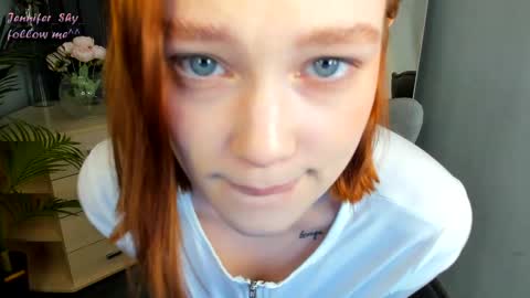 Snapshot of jennifer_shy_ chatting on 03-05-25, 01:39 Jennifer online show from 03-05-25, 01:39