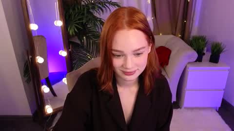 Snapshot of jennifer_shy_ chatting on 10-04-25, 01:53 Jennifer online show from 10-04-25, 01:53