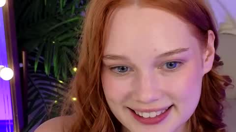 Snapshot of jennifer_shy_ chatting on 10-10-25, 01:43 Jennifer online show from 10-10-25, 01:43