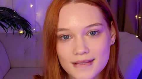 Snapshot of jennifer_shy_ chatting on 12-03-25, 12:03 Jennifer online show from 12-03-25, 12:03