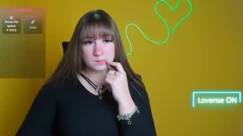 Jennifer online show from 10-25-25, 05:59