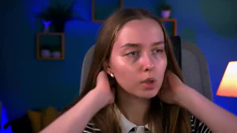 Jennifer online show from 09-08-25, 08:52