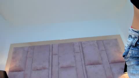 U can call me Angel online show from 09-28-25, 01:55