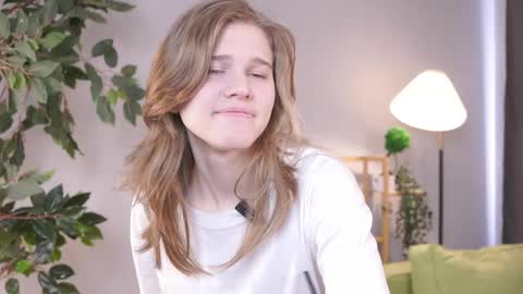 Snapshot of jenniferrakow chatting on 03-30-26, 07:09 Sofia online show from 03-30-26, 07:09