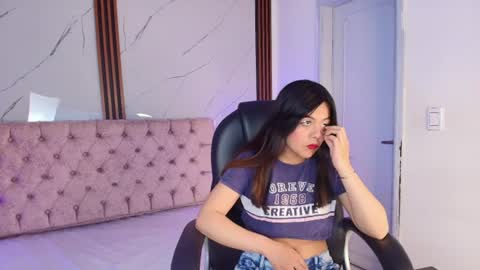Snapshot of jenniiferrodriguez chatting on 06-10-26, 07:35 jenniiferrodriguez online show from 06-10-26, 07:35