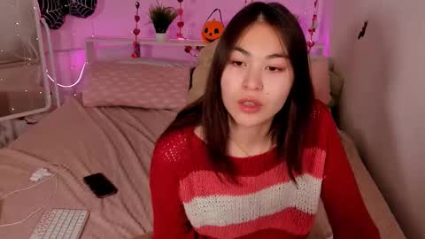 Snapshot of jennimurr chatting on 10-26-25, 01:39 Jenni online show from 10-26-25, 01:39