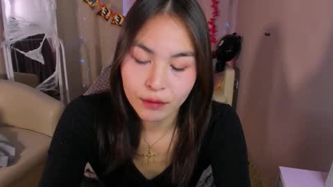 Snapshot of jennimurr chatting on 10-30-25, 06:04 Jenni online show from 10-30-25, 06:04