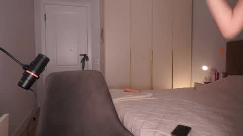 Snapshot of jenny__lii chatting on 05-19-26, 04:02 call me Jenny online show from 05-19-26, 04:02