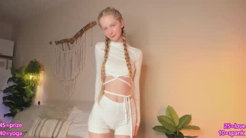 Jenny  online show from 12-17-25, 08:37