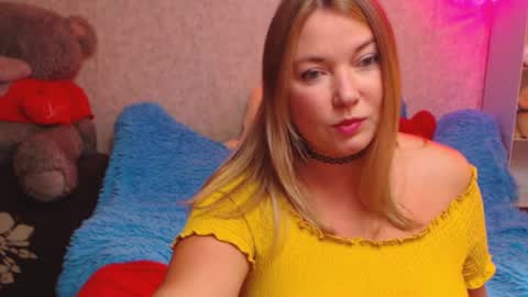 Snapshot of jenny_oliviawow chatting on 09-24-25, 02:09 All the most interesting in private. my room for my smile online show from 09-24-25, 02:09