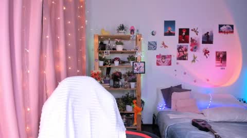 Snapshot of jenny_piper chatting on 01-22-25, 06:52 Jenny Piper online show from 01-22-25, 06:52