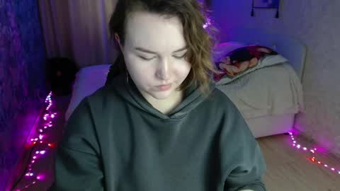 Snapshot of jennyattal chatting on 05-06-26, 04:19 Jenny online show from 05-06-26, 04:19