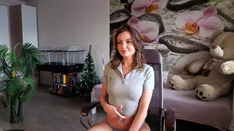 jennycutey online show from 01-18-25, 04:04