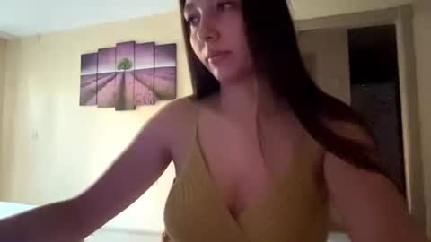 Snapshot of jennynovax chatting on 07-26-26, 01:36 Jenny online show from 07-26-26, 01:36