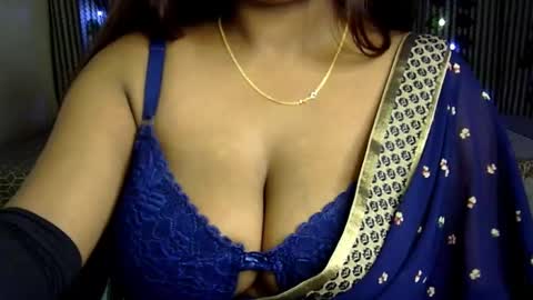 Snapshot of jennysinghaniya chatting on 12-10-24, 01:33 jenny online show from 12-10-24, 01:33