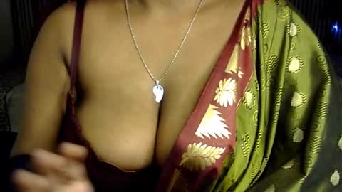 Snapshot of jennysinghaniya chatting on 12-14-24, 01:59 jenny online show from 12-14-24, 01:59