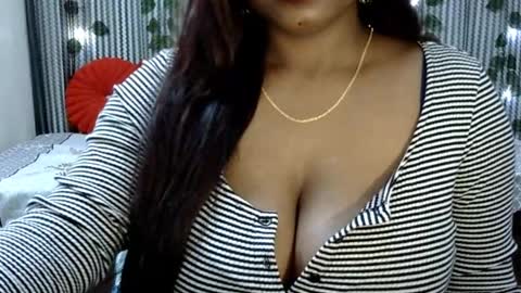 Snapshot of jennysinghaniya chatting on 12-21-24, 10:39 jenny online show from 12-21-24, 10:39