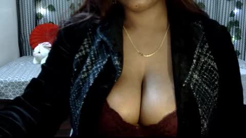 Snapshot of jennysinghaniya chatting on 01-16-25, 08:36 jenny online show from 01-16-25, 08:36