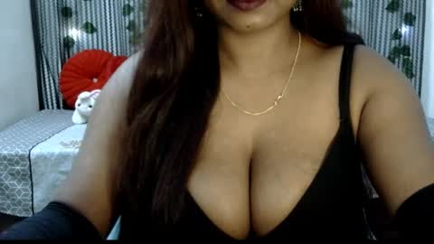 Snapshot of jennysinghaniya chatting on 02-07-25, 12:09 jenny online show from 02-07-25, 12:09