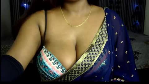 Snapshot of jennysinghaniya chatting on 03-11-25, 12:50 jenny online show from 03-11-25, 12:50